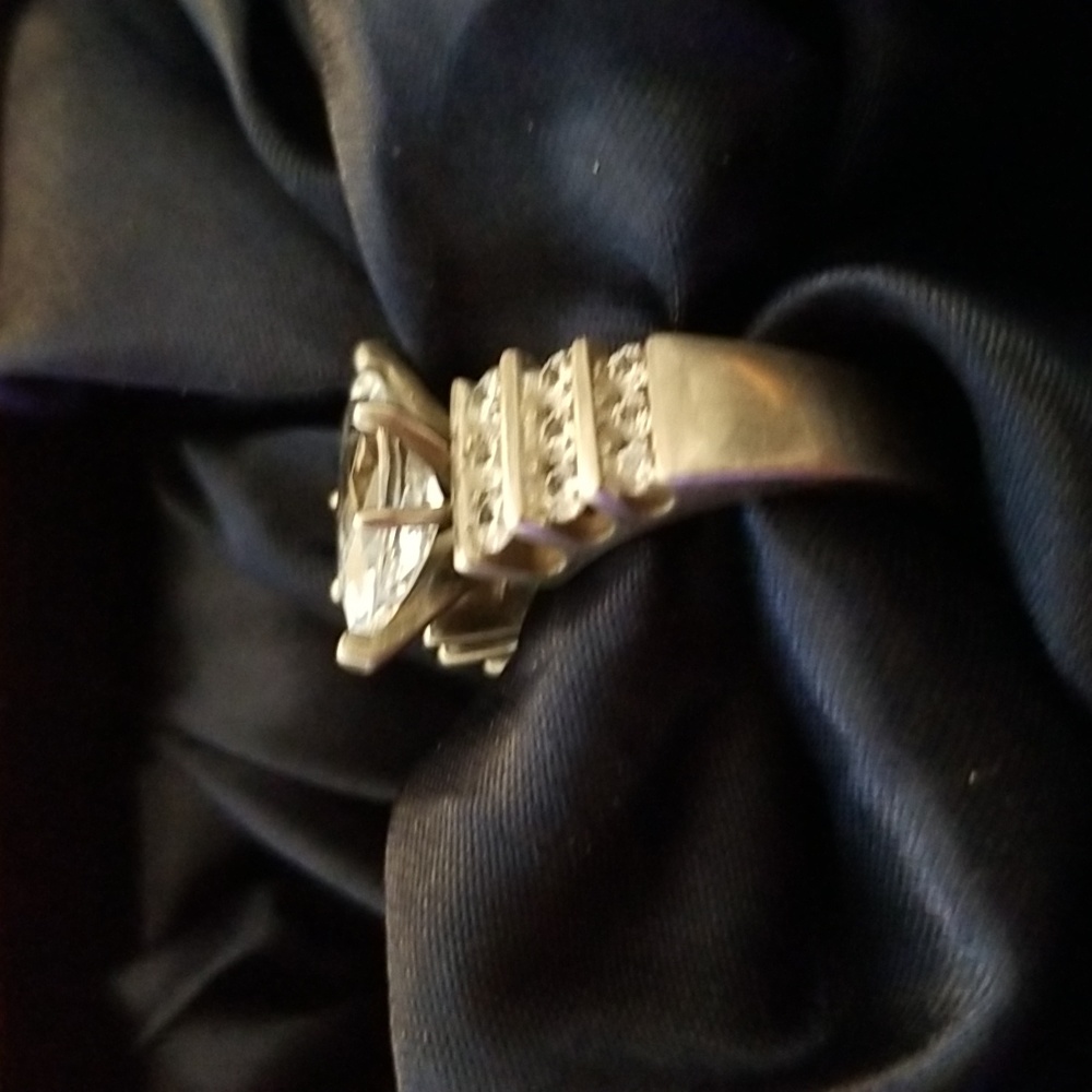 Marquise Ring - Picture 4 of 5